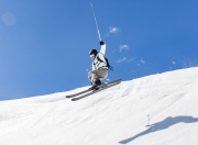 开云体育app-王座之巅，杜兰特关键一击定乾坤，尼克斯巅峰对决终胜出