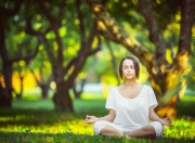 开云体育直播-深圳风暴席卷萨城，拉文东决封神夜，当东方战术与西方天赋碰撞