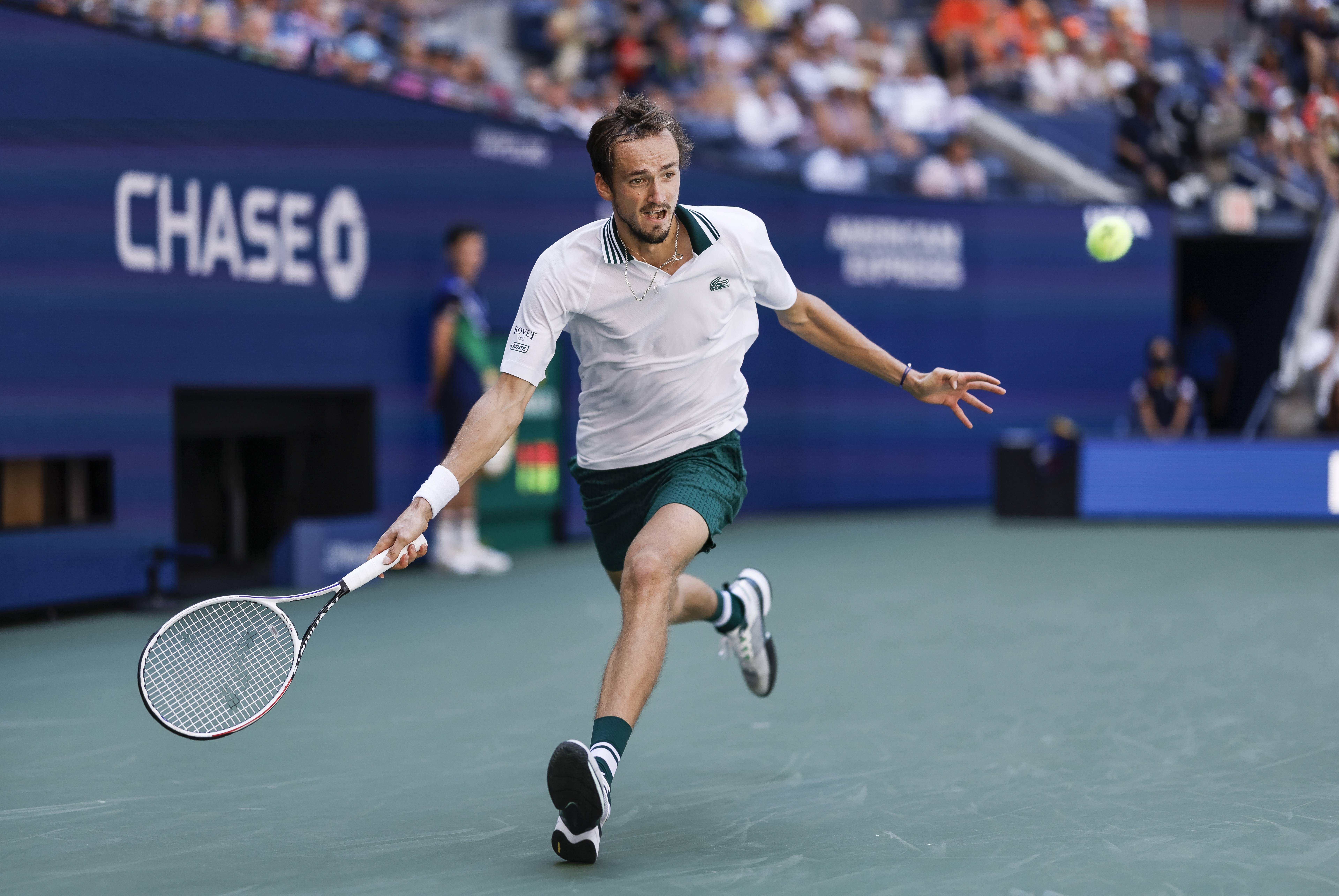 法国网球队爆冷英国网球队,梅德韦杰夫制霸全场 法国网球队爆冷英国网球队,梅德韦杰夫制霸全场