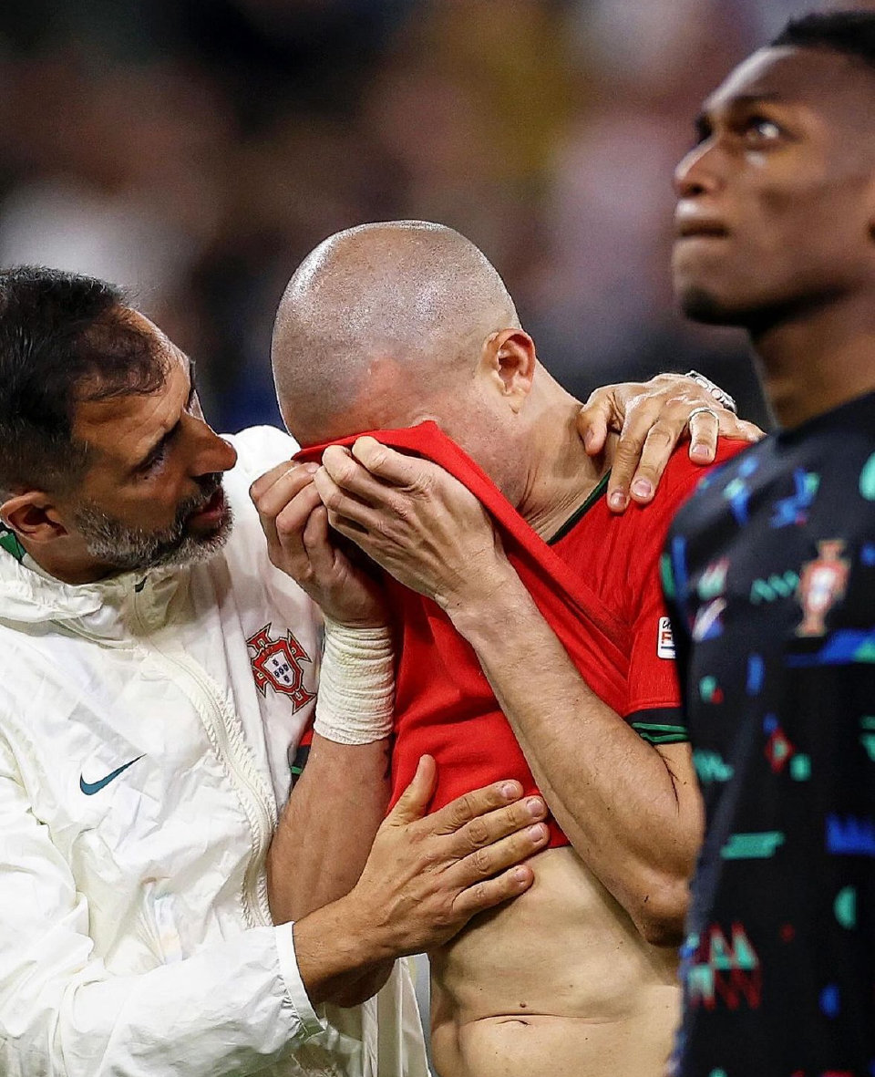 关于戴维斯杯碾压拉沃尔杯，穆雷扛起全队的信息