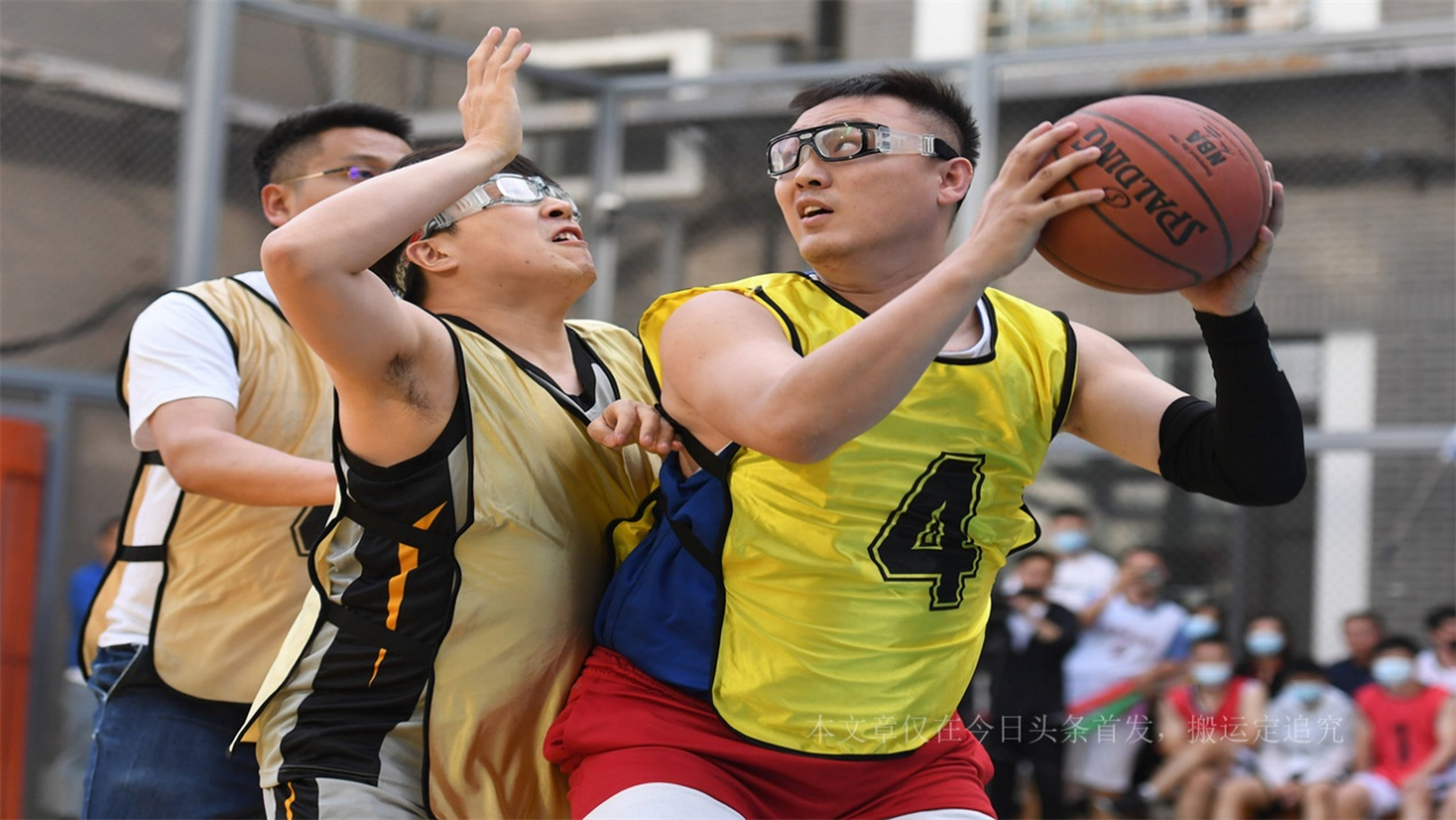 包含战斗意志坚定球队实现四连胜的词条