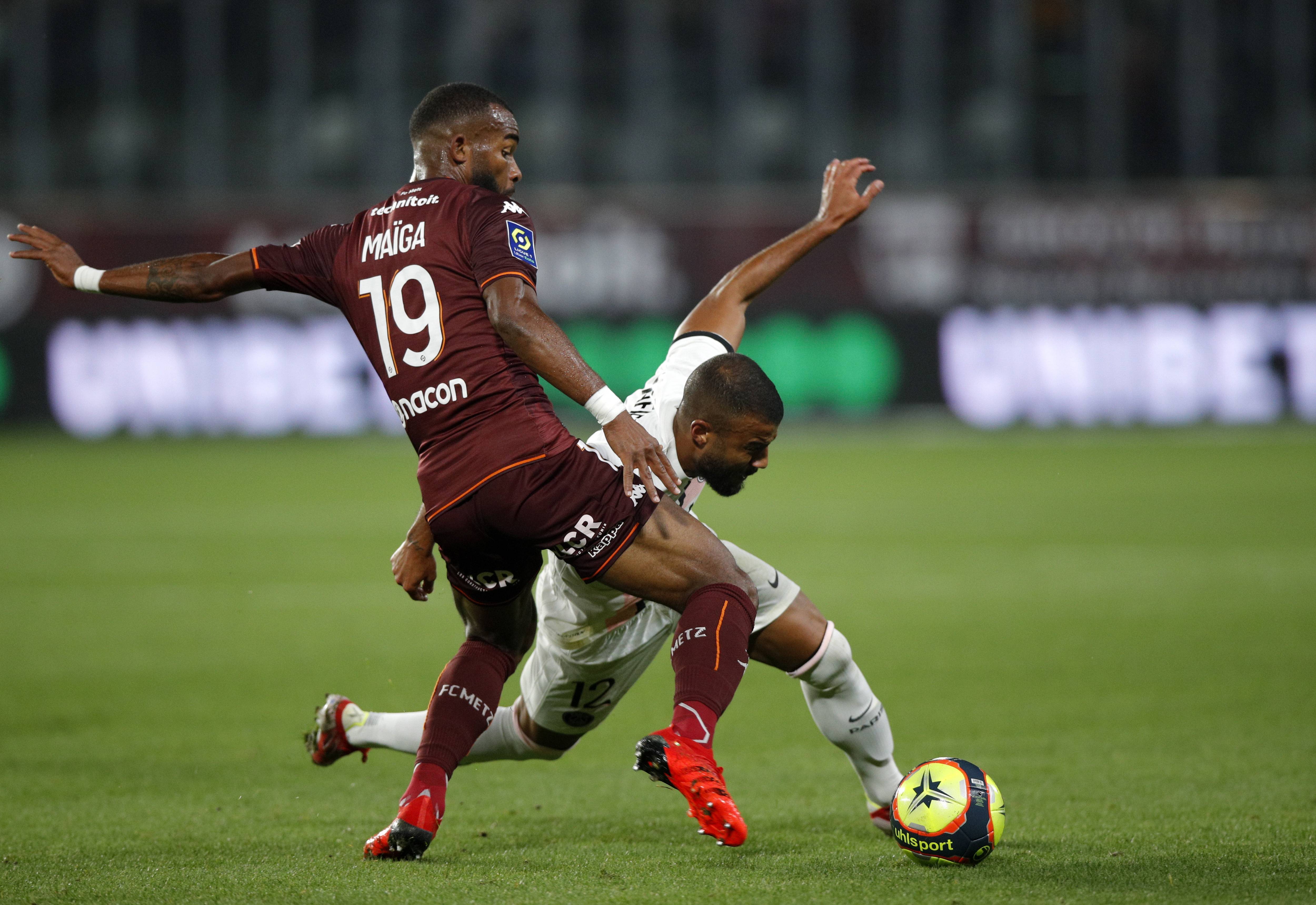 甘冈队在法甲联赛中崭露头角，引人注目