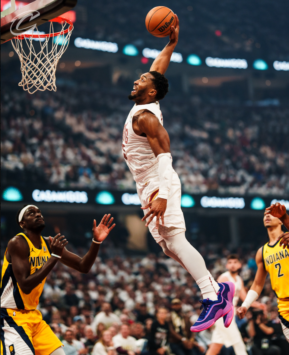 关于鹈鹕绝杀辽宁队，米切尔状态火热的信息