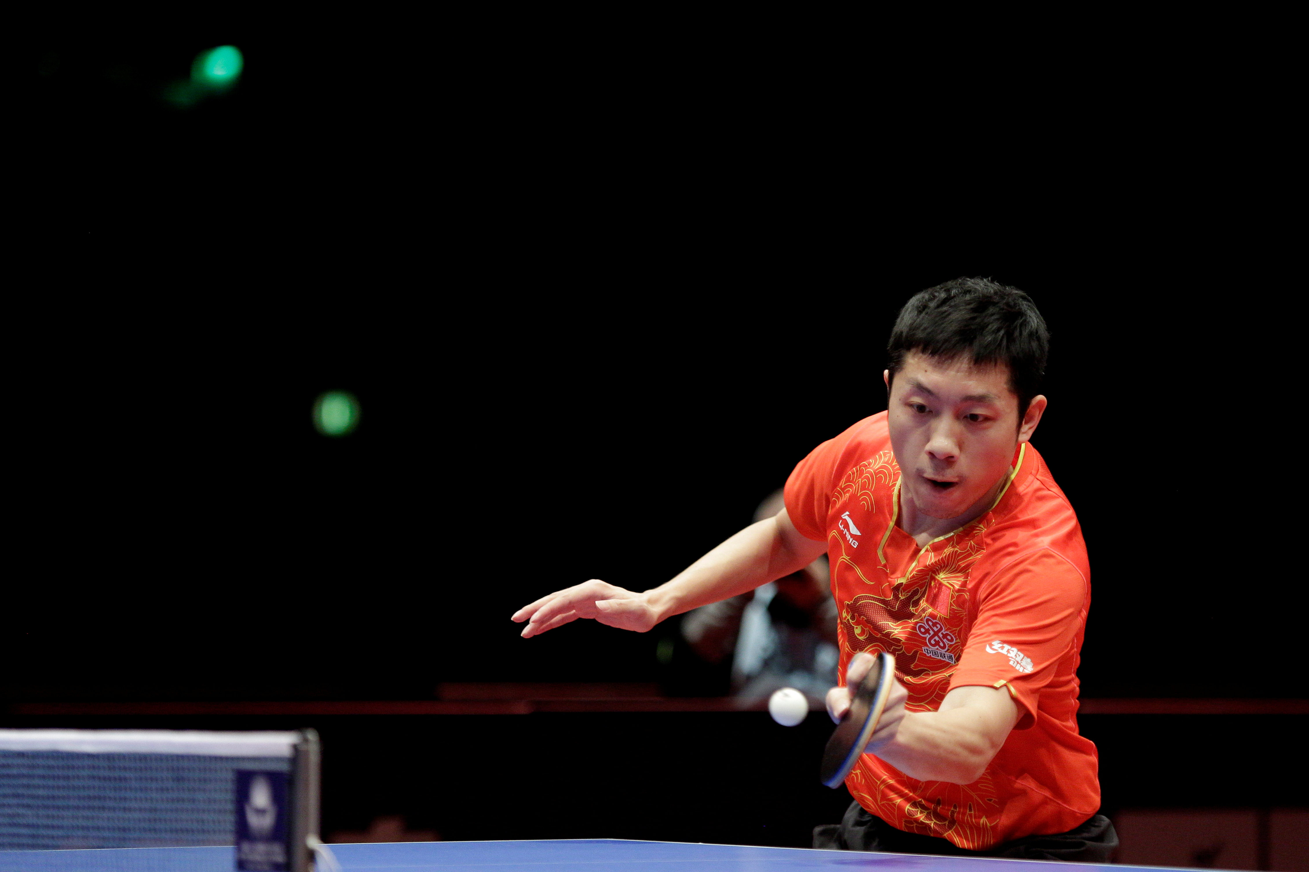 中国乒乓球队绝杀瑞典乒乓球队，许昕惊艳世界