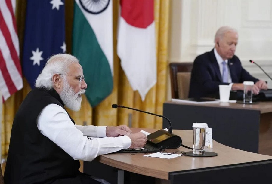 包含印度羽毛球队强势日本羽毛球队，陶菲克三分雨点燃全场的词条