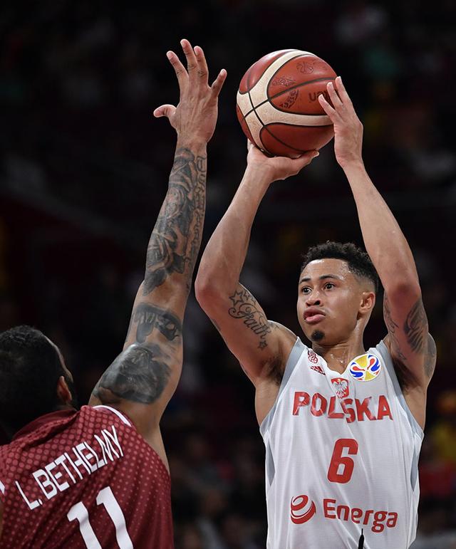 波兰男篮完胜勇士B队，哈里斯高光表现