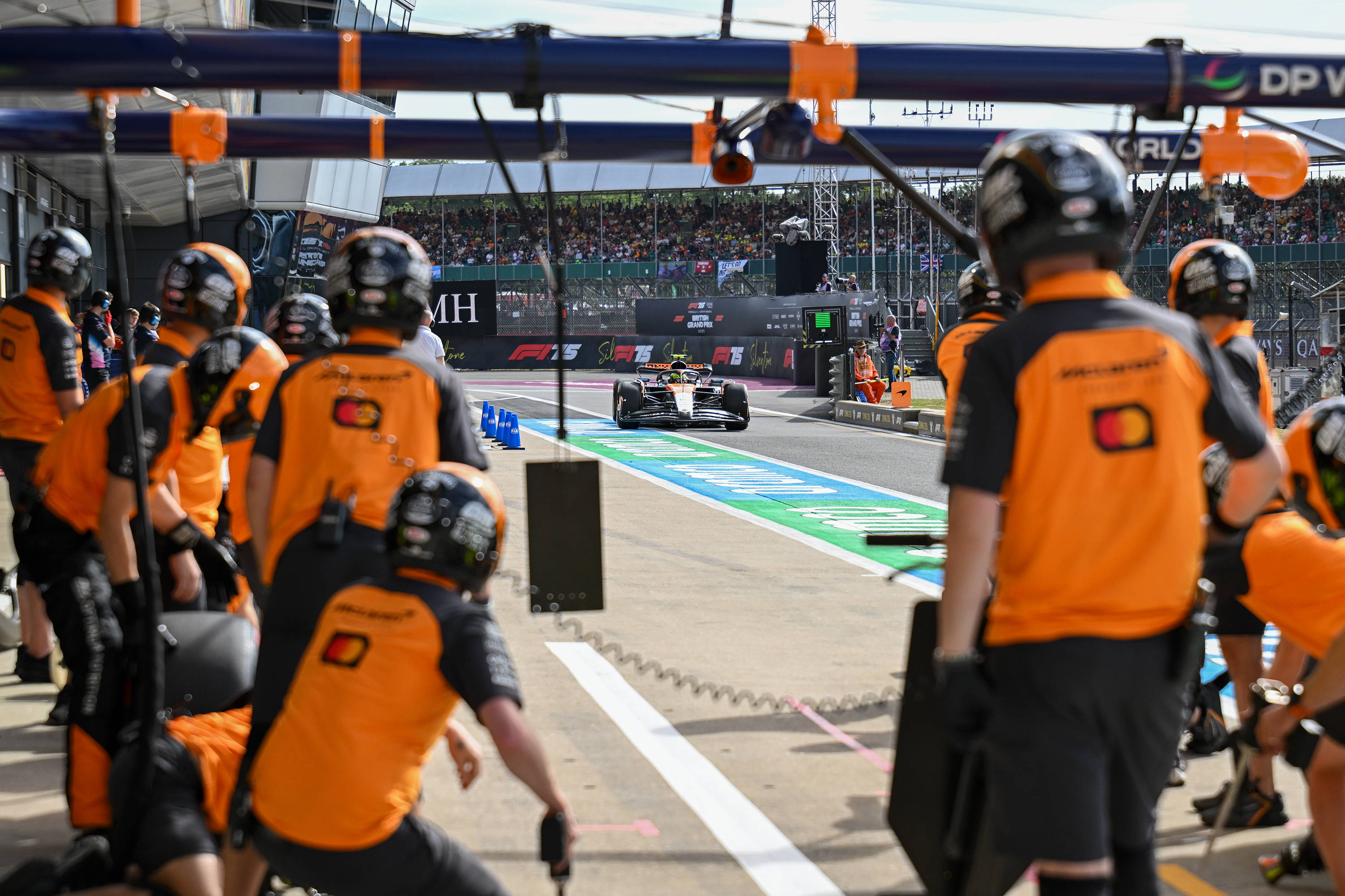 红牛二队碾压红牛车队，勒克莱尔统治全场的简单介绍