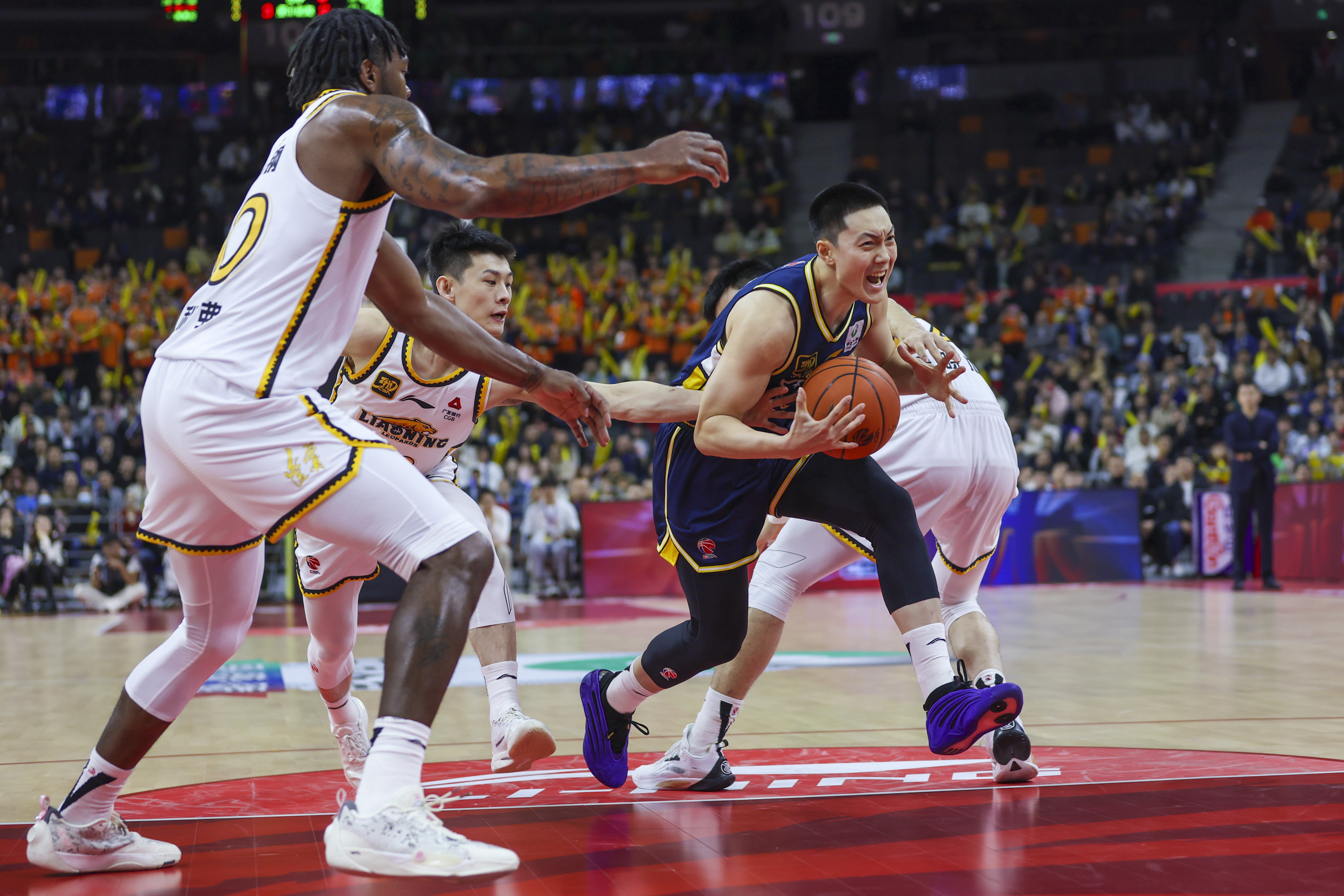 关于高水平比赛再次激烈上演，球员实力对比的信息