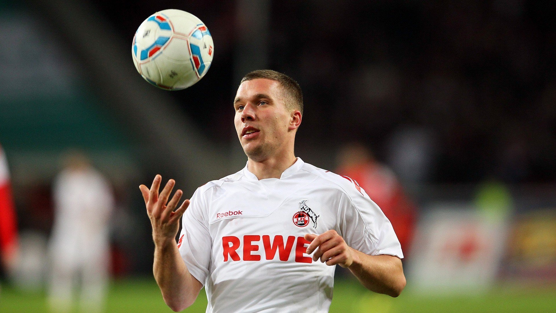 F1新赛季揭幕战与NBA焦点对决，速度与激情的双重奏